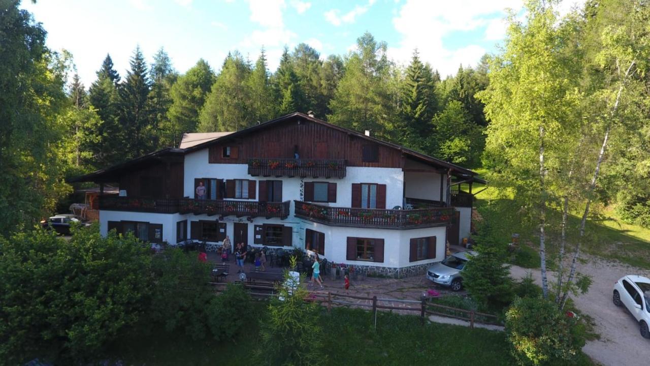 Albergo Scoiattolo Tret Zewnętrze zdjęcie